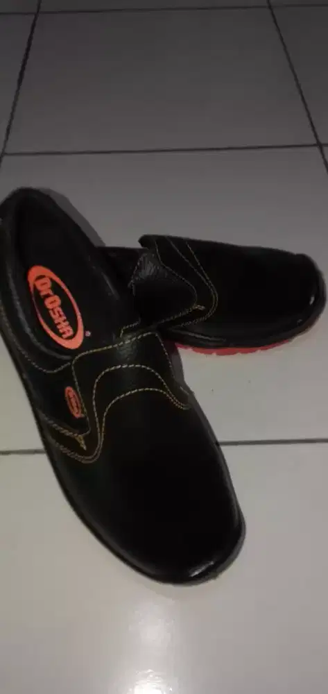 Sepatu Safety Uk.41 BARU