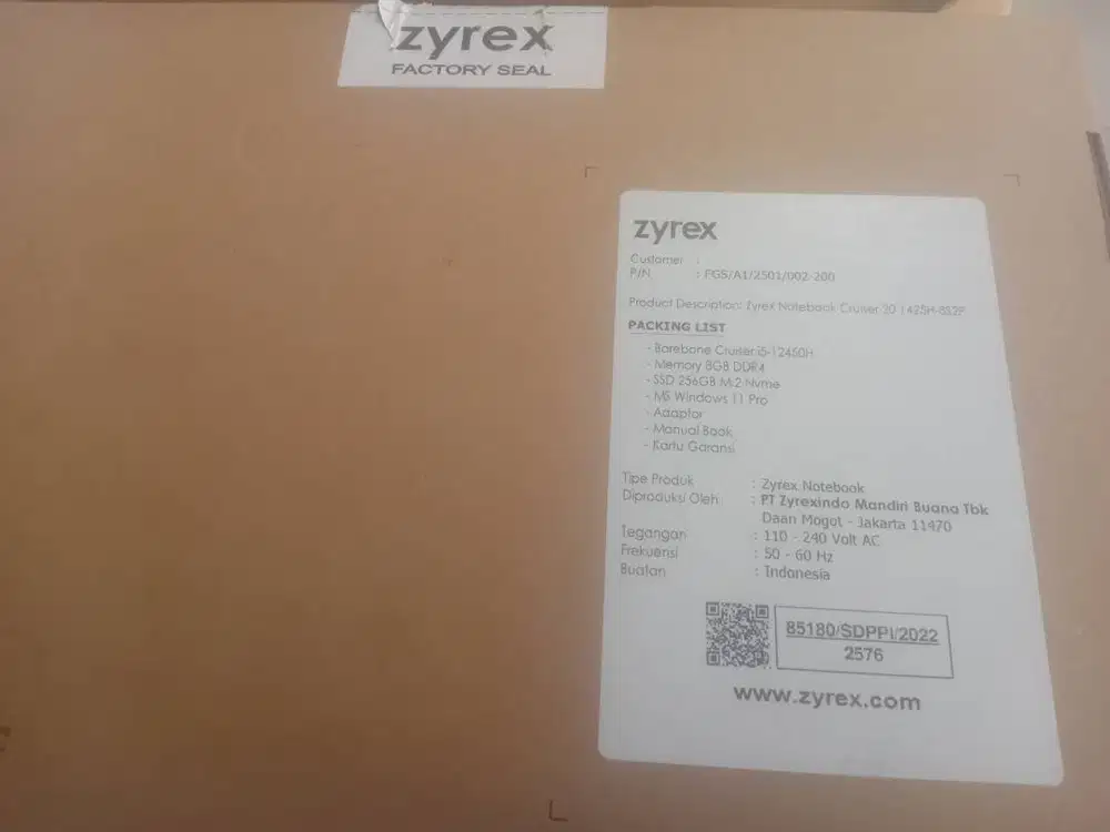 Laptop merk zyrex cruiser 20 . baru tahun 2025