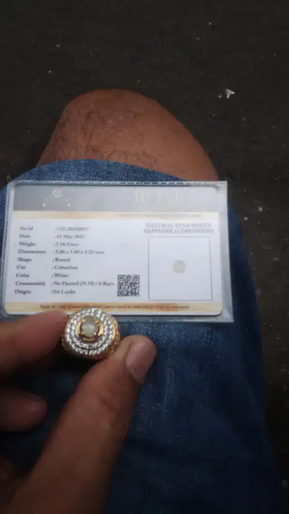 White safir star srilanka with memo