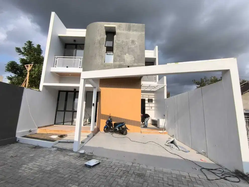 Rumah 2 Lantai Modern Full Furniture 3 Kamar tidur 3 Kamar mandi dekat Sleman City Hall