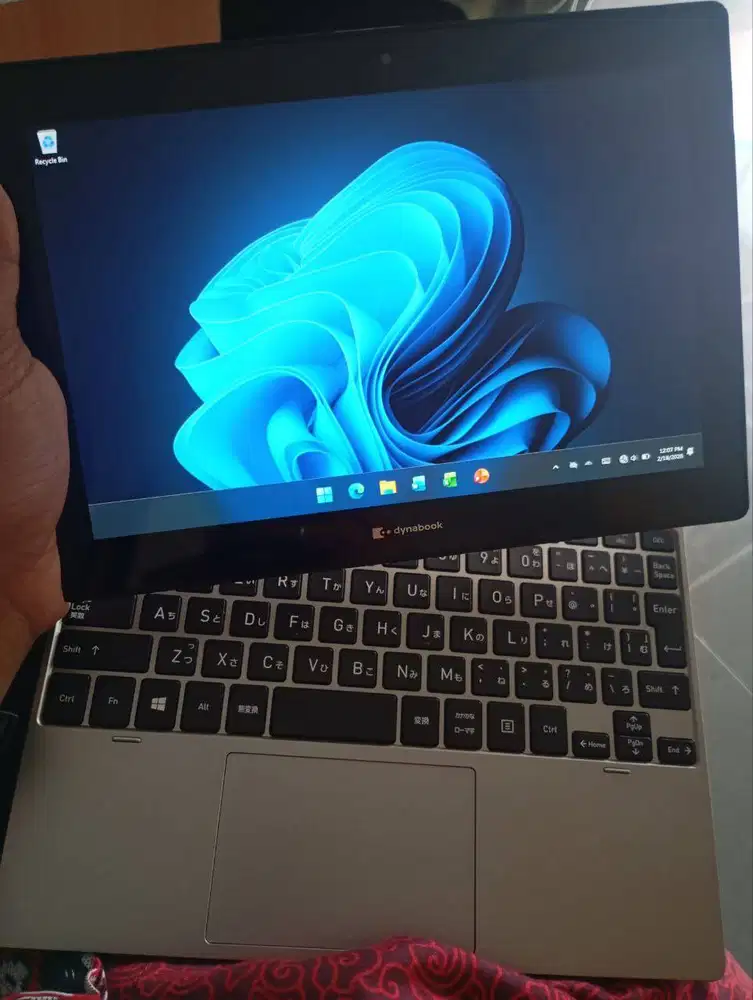 Dynabook K50F/R Laptop 2-in-1 bisa jadi Tablet