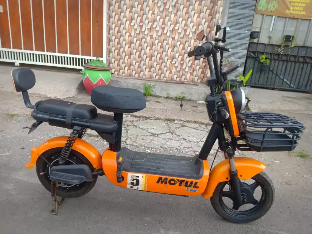 Sepeda listrik u-winfly