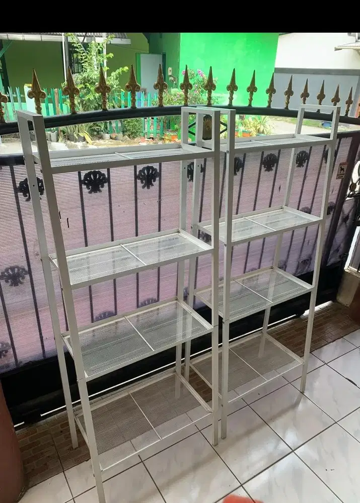 Rak Besi IKEA - Lerberg