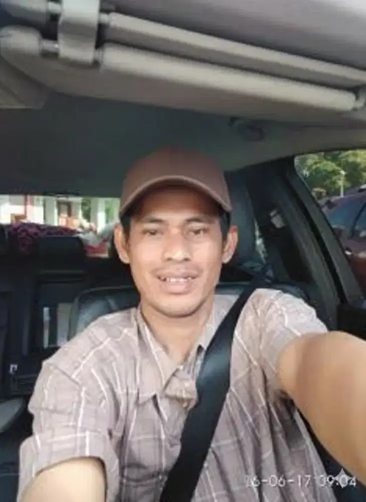 Saya sedang butuh pekerjaan/mencari pekerjaan sebagai supir