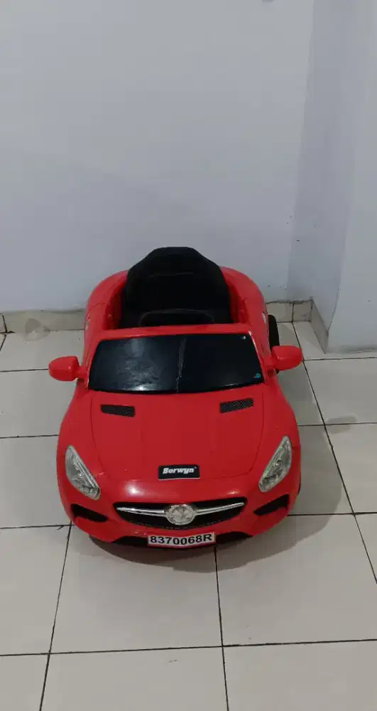 Mobil mainan Aki anak bisa dinaiki cas baterai
