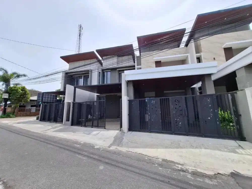 Rumah 2Lt Super Mewah 4KT DI Jogja Utara, 6 Menit ke Kampus UII