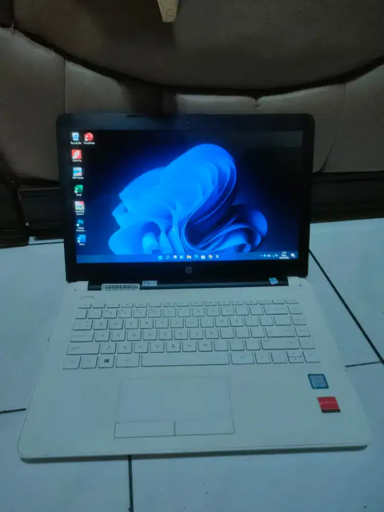 Laptop HP 14 bs002tx