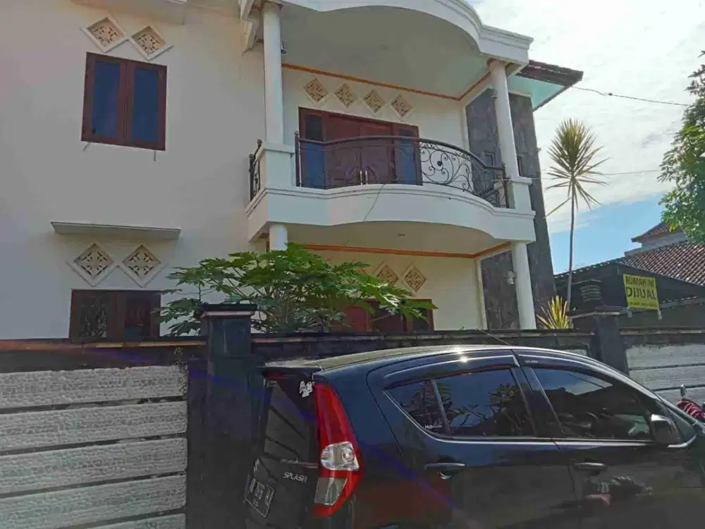 Di Jual Rumah cantik 2 lanta 4 kamar tidur siap huni di Renon