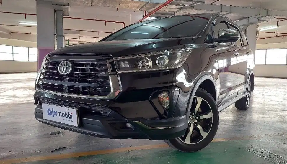 TERMURAH Toyota Kijang Innova 2.0 Venturer Bensin-AT Hitam 2021