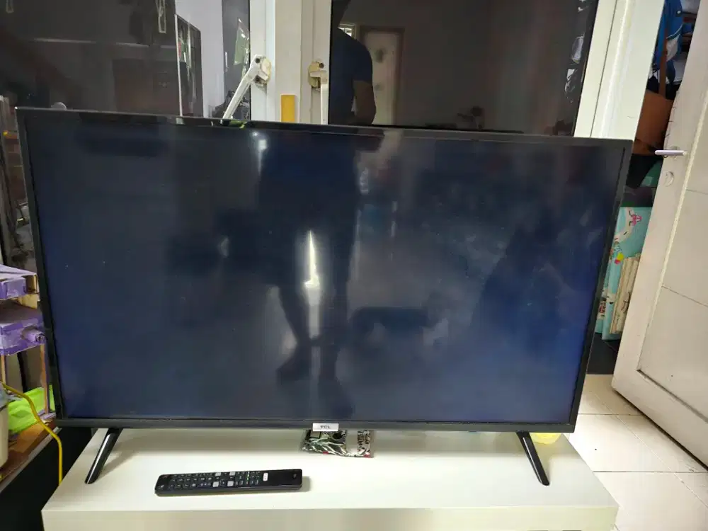 Jual TV  TCL 40 model 40A3 (NO DISPLAY lampu LED Power kedip terus)
