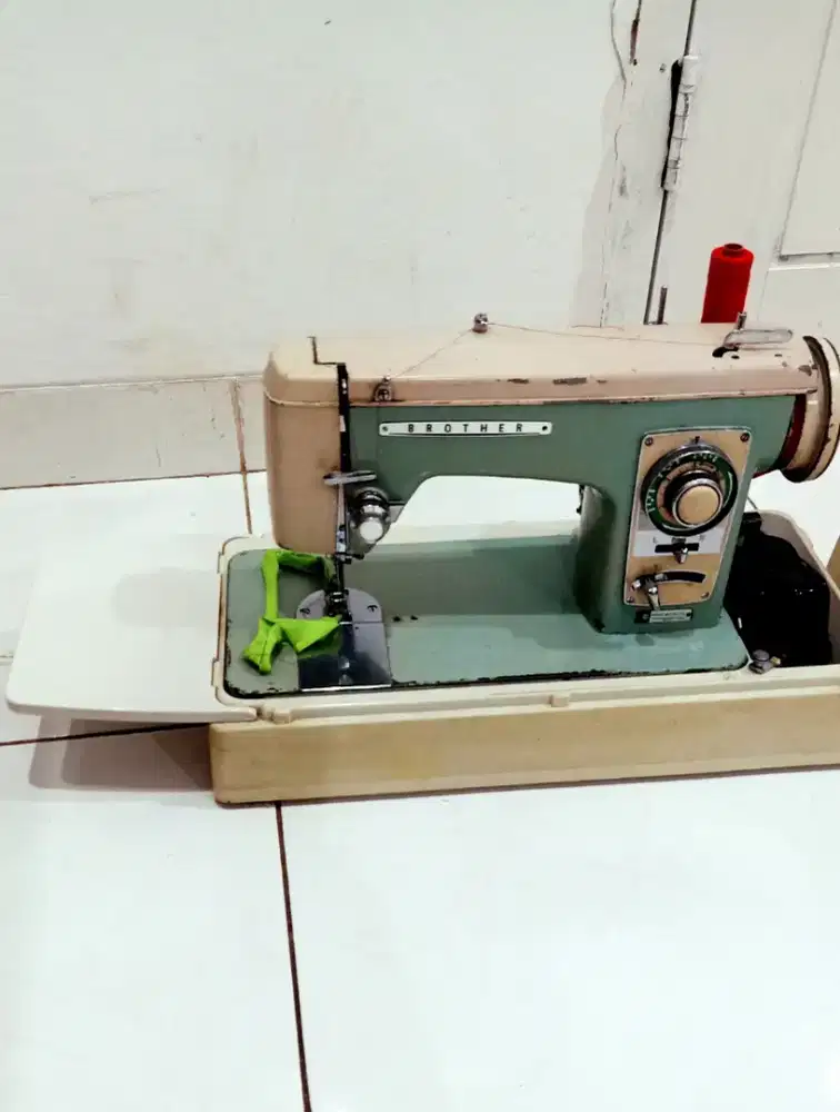 Dijual mesin jahit Brother ZG2-B472 (Vintage Model)