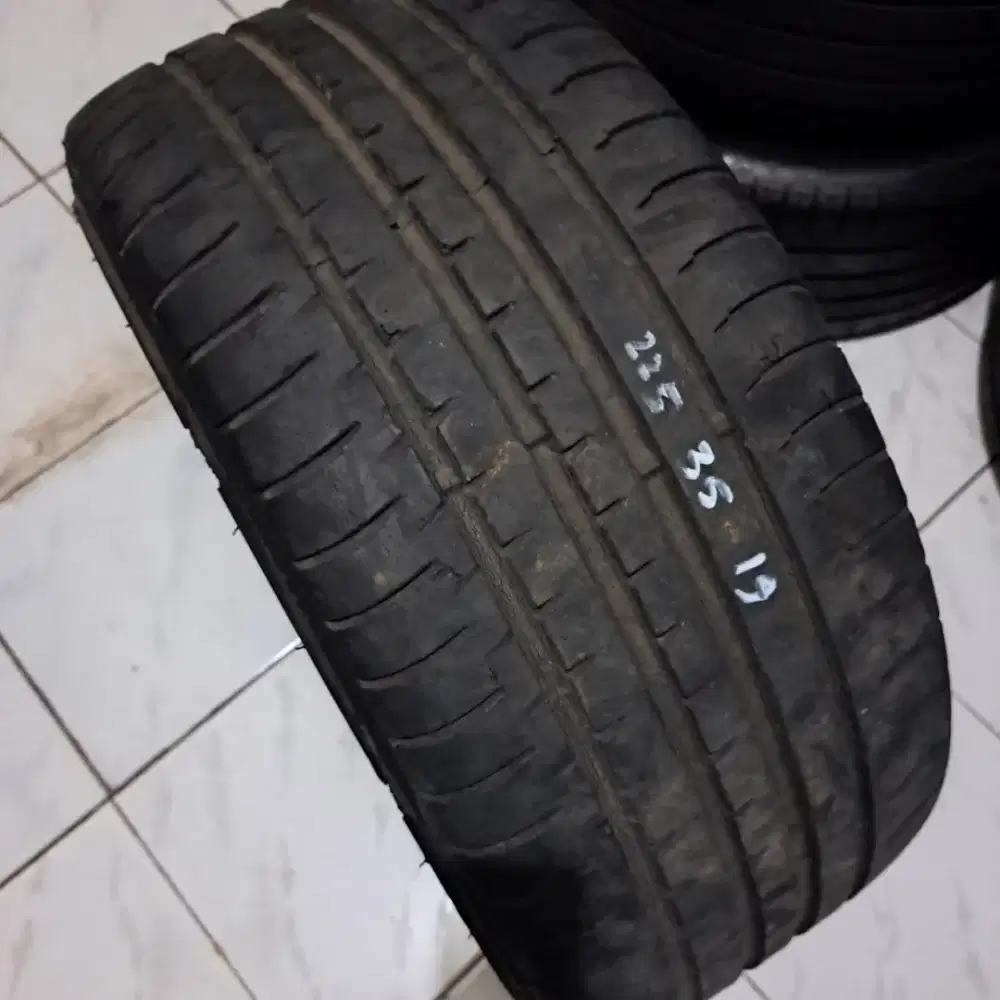 Ban mobil 225 35 r19 accelera 1pcs