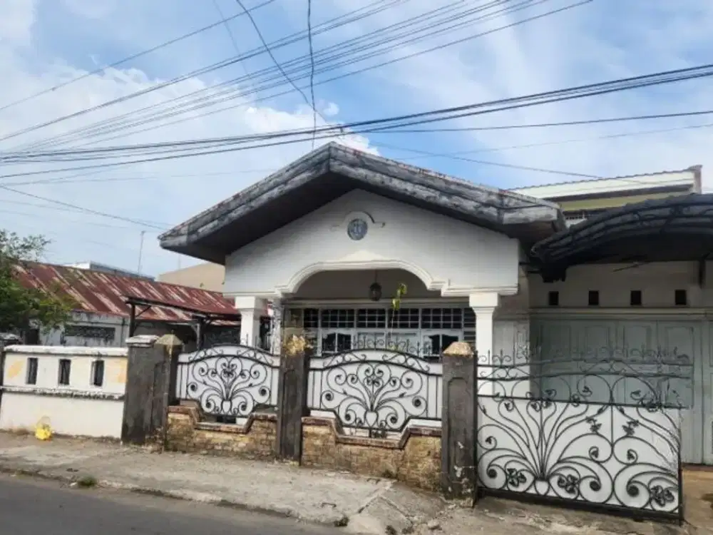 Dijual Rumah Makassar sekitar Jalan Opu Daeng Risadju, Jl Tanjung Alang, Jl Tanjung Bira