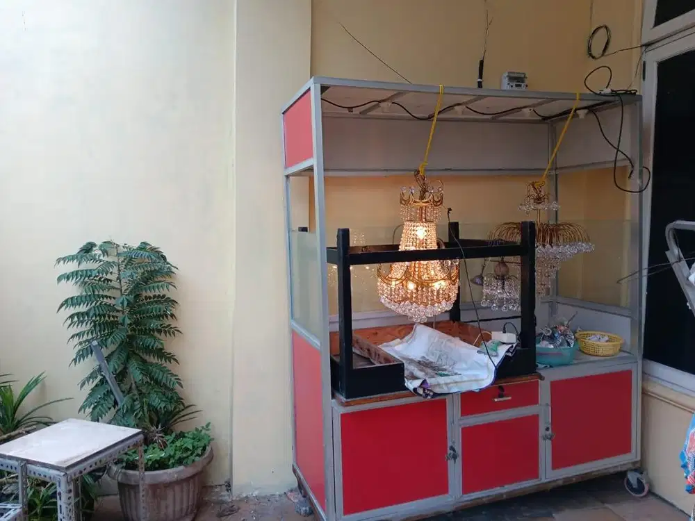 Etalase Gerobak Usaha