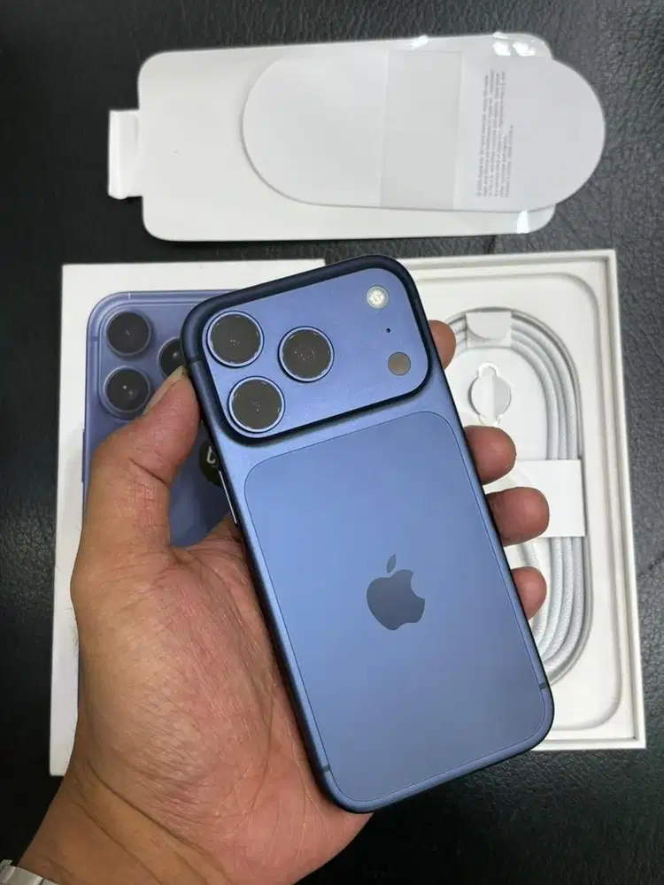 Iphone 17 pro 256 like new