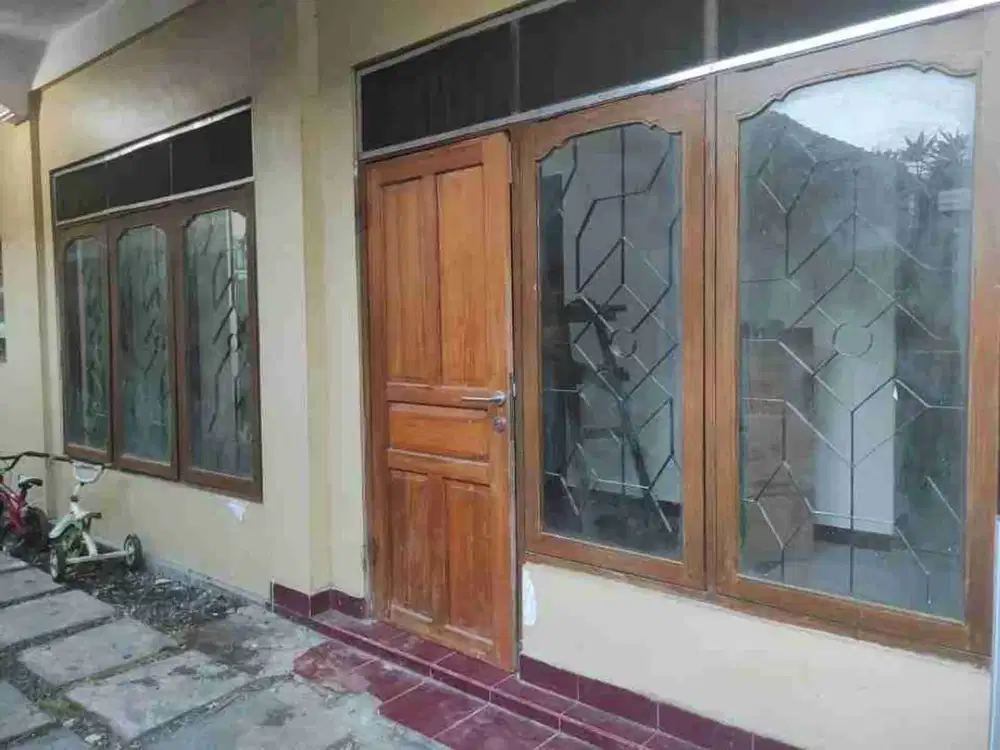 Rumah 2 BR, 1 KM, Wifi, Carport, Asri, di belakang Terminal Ubung