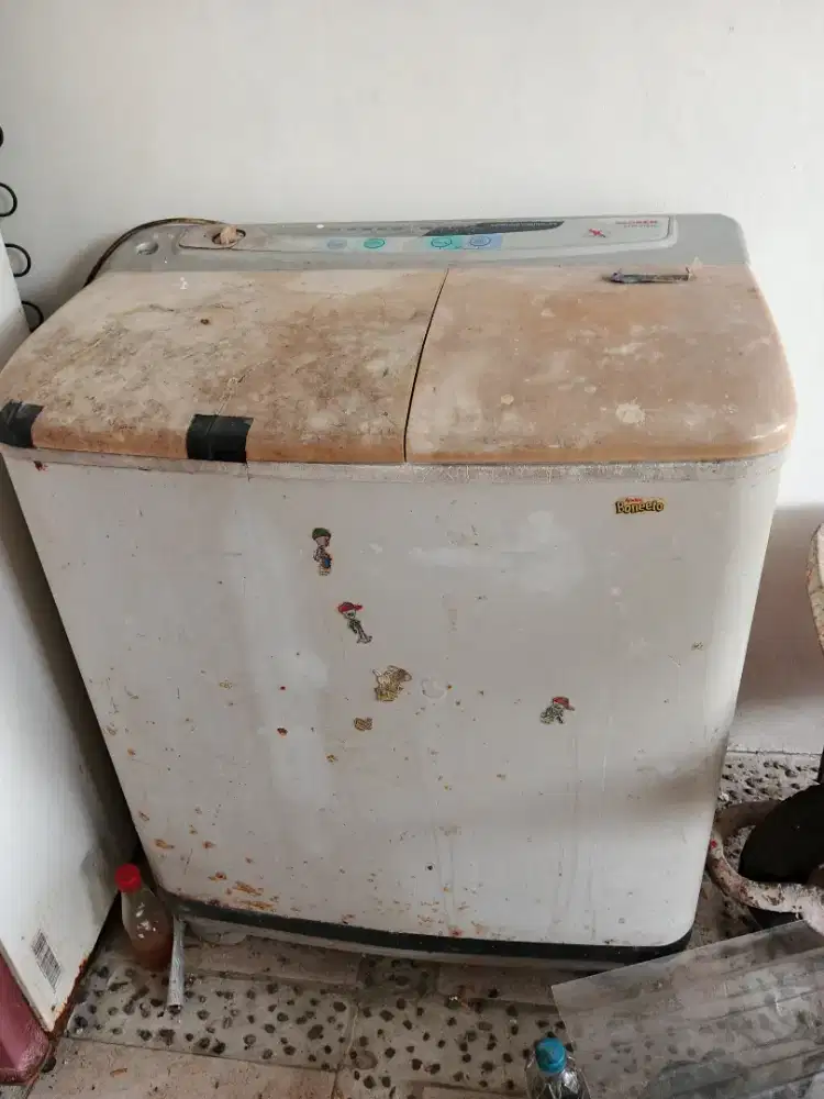 Dijual mesin cuci Sanken normal cuma lama ga dipakai