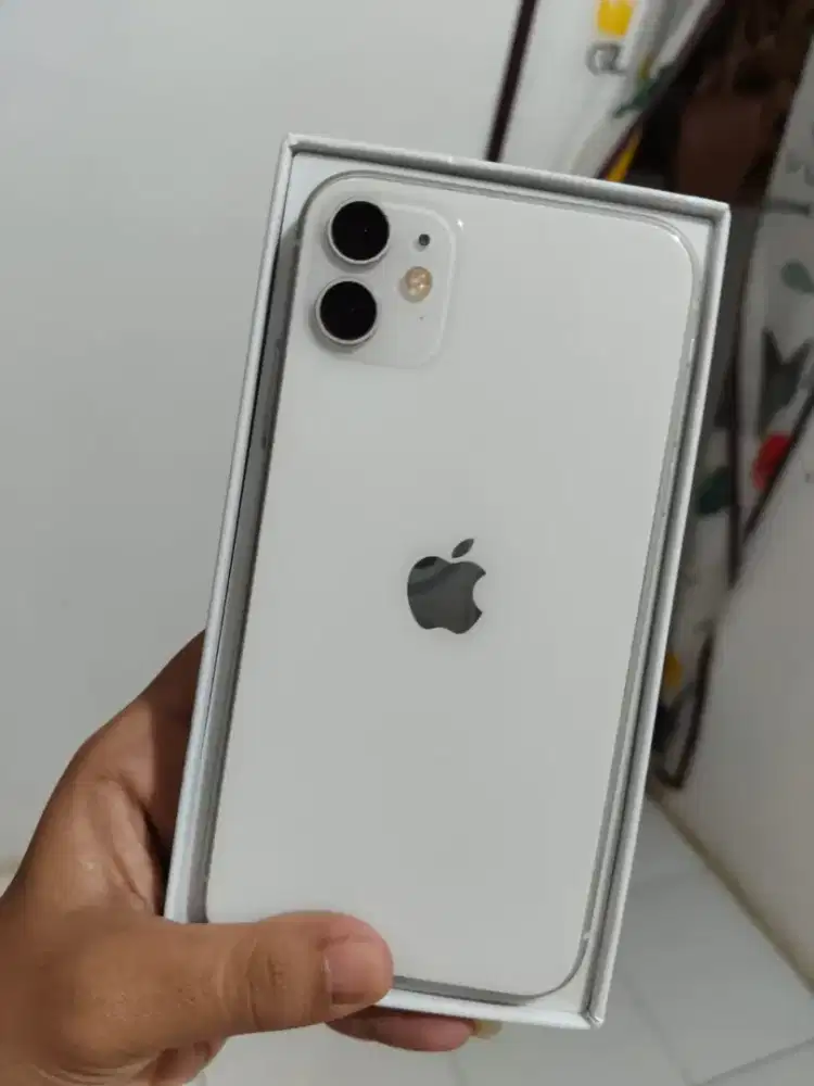 iPhone 11 64GB iBox