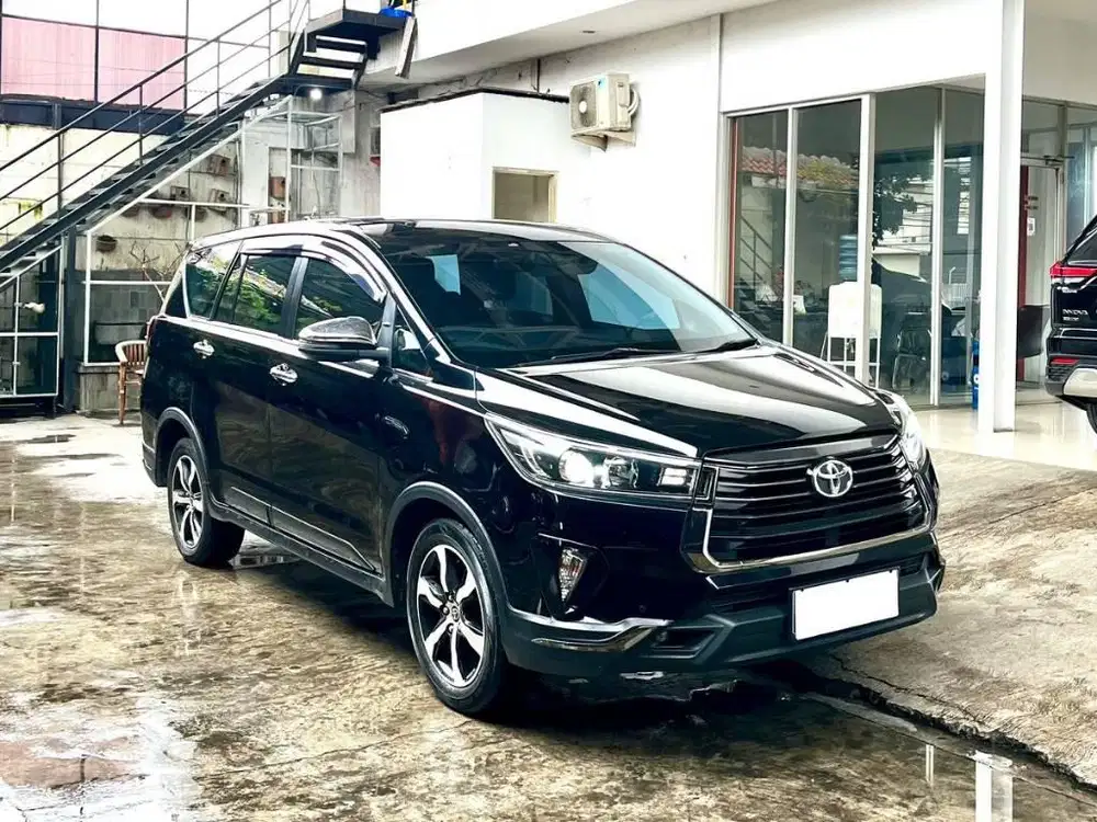 TOYOTA  INNOVA VENTURER AT TH 2022 DIESEL