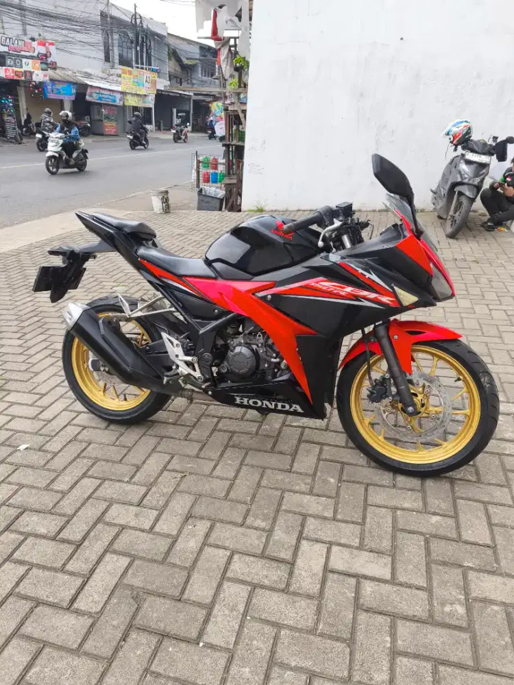 Honda CBR 150R 2018