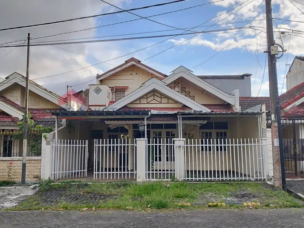 Rumah Araya Kondisi Terawat Dekat Plaza Araya