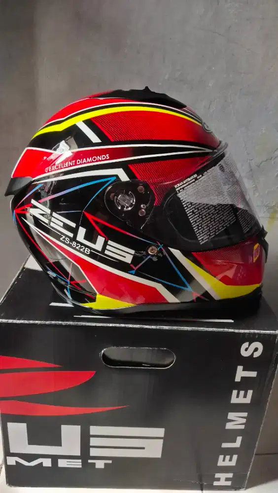 Helm zeus kondisi baru !
