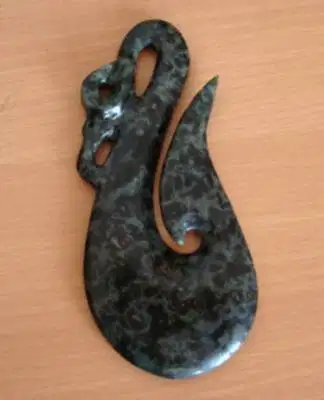 Permata Kalung Ukiran  Batu Giok Lokal