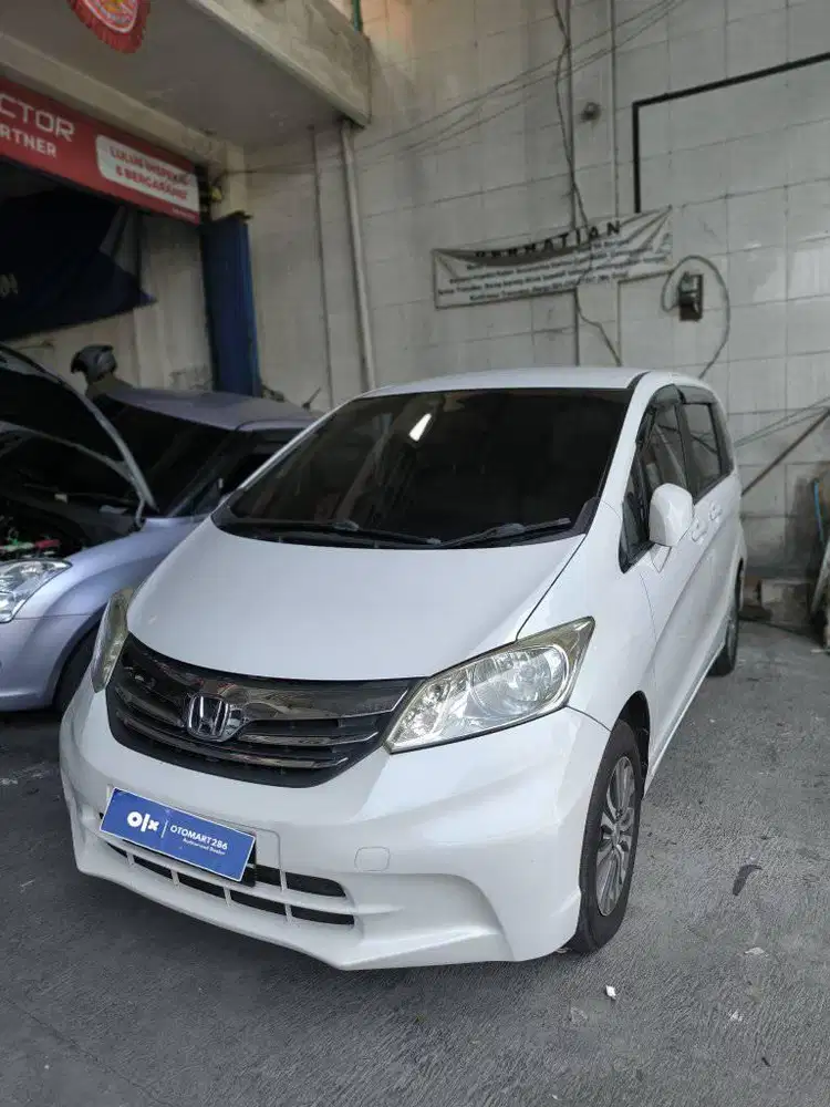 HONDA FREED PSD 1.5 A/T 2013 PUTIH MEWAH OTOMART 286 KENJERAN