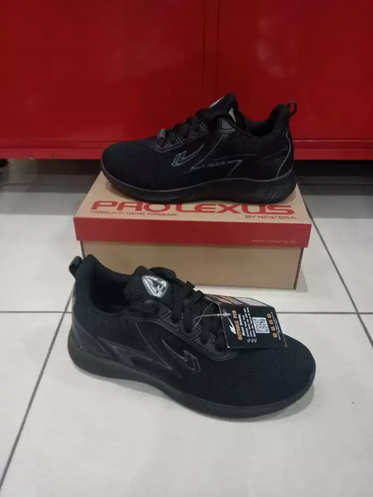 sepatu sekolah full hitam
