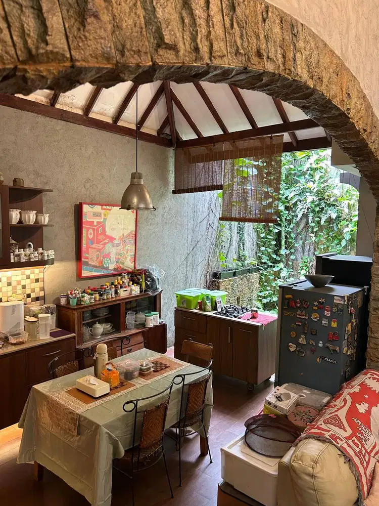 Rumah Cantik Open Space di Sektor 9 Bintaro Jaya Tangse UT-17823