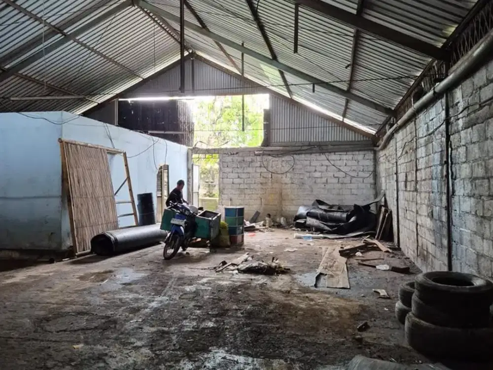 Ruko 1 Lantai Unfurnished Lokasi Bagus Disewakan, area Denpasar Barat
