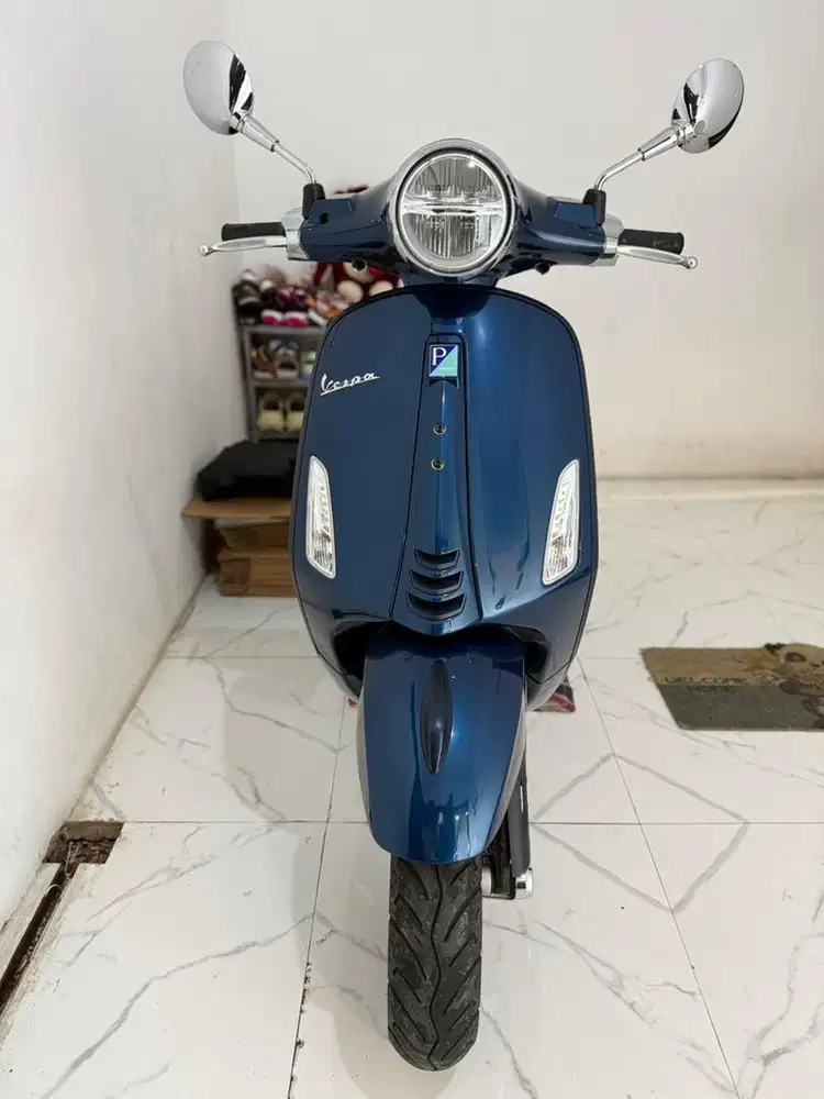 Jual Vespa Primavera spesial edition 2022 low Km