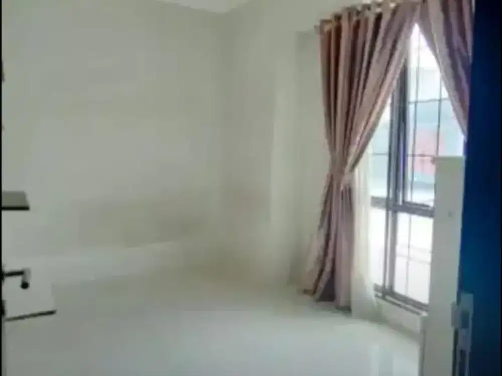 Dijual Rumah Siap Huni di Cluster Callysta Resindence Graha Raya Bintaro Tangerang Selatan