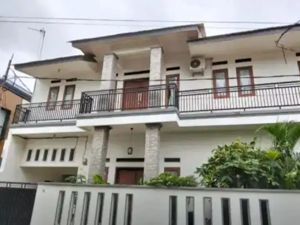 Rumah Cantik Asri di Jatiwaringin