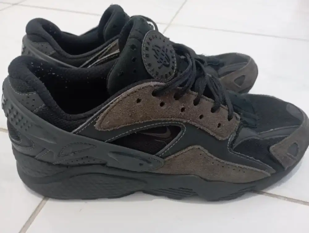 Sepatu Nike air huarace
