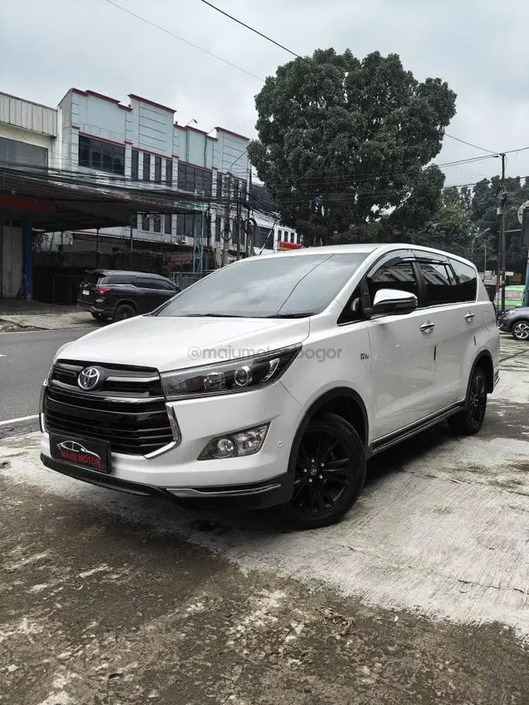 LOW KM! TOYOTA KIJANG INNOVA VENTURER 2019 BENSIN MATIC