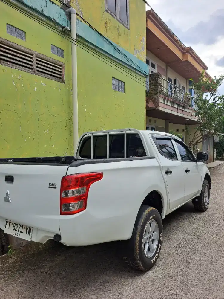 Double cabin triton hdx 4x4. 2019