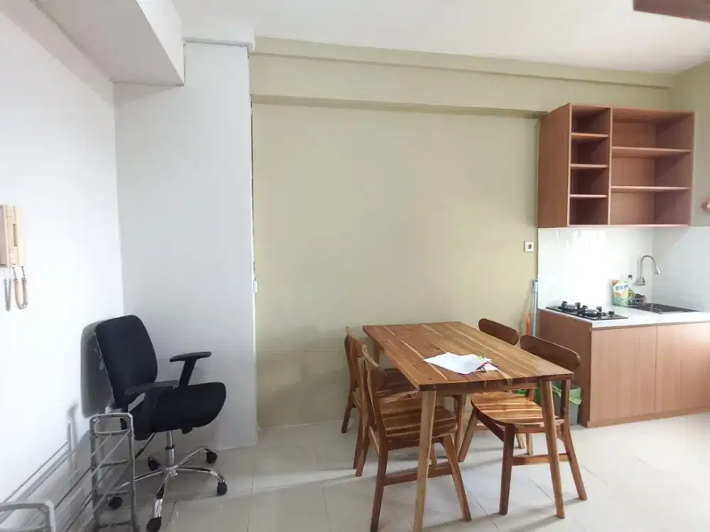 Disewakan Apartemen Grand emerald lt 21 full furnished bagus type 2BR