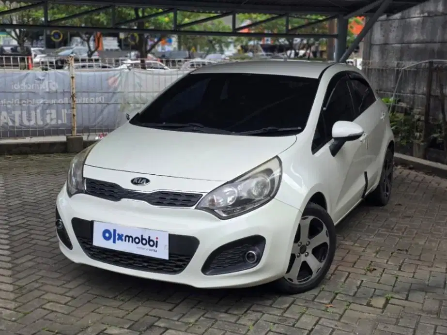 DP RENDAH Kia Rio 1.4 Bensin-AT 2014 SFT