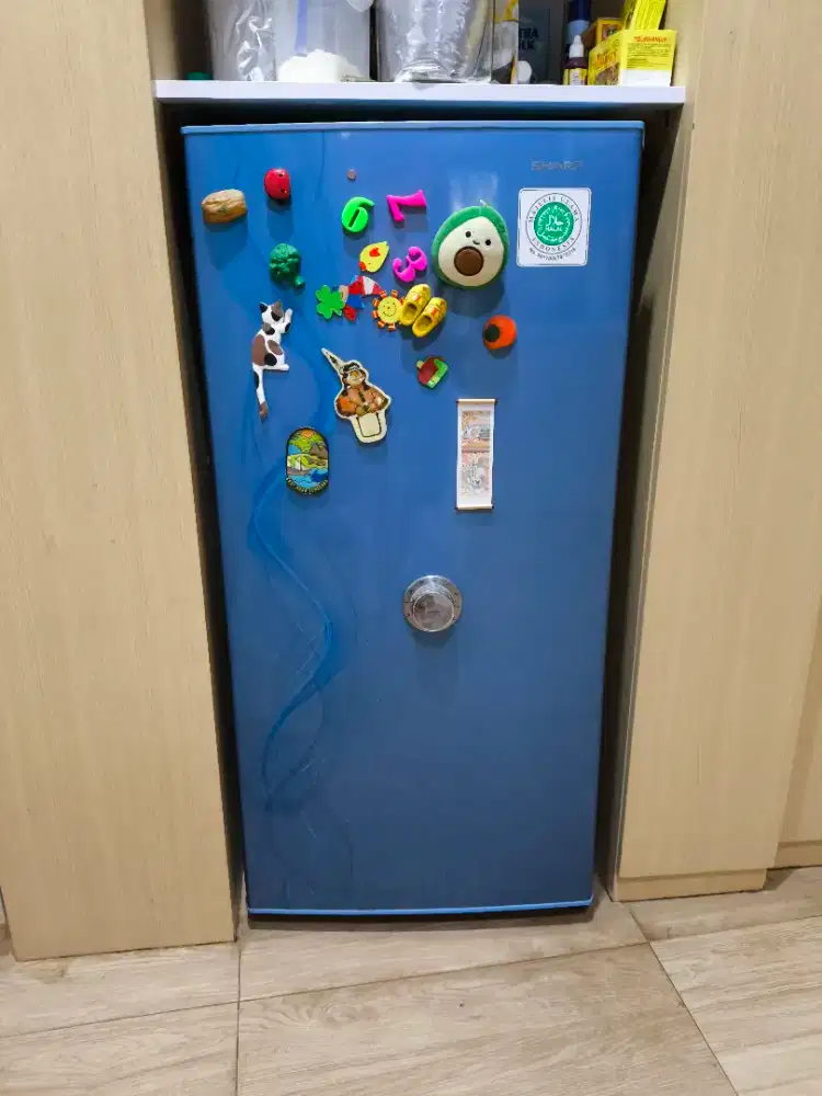 DIJUAL CEPAT Kulkas 1 pintu Sharp SJ N162 D 133L low watt Defrost