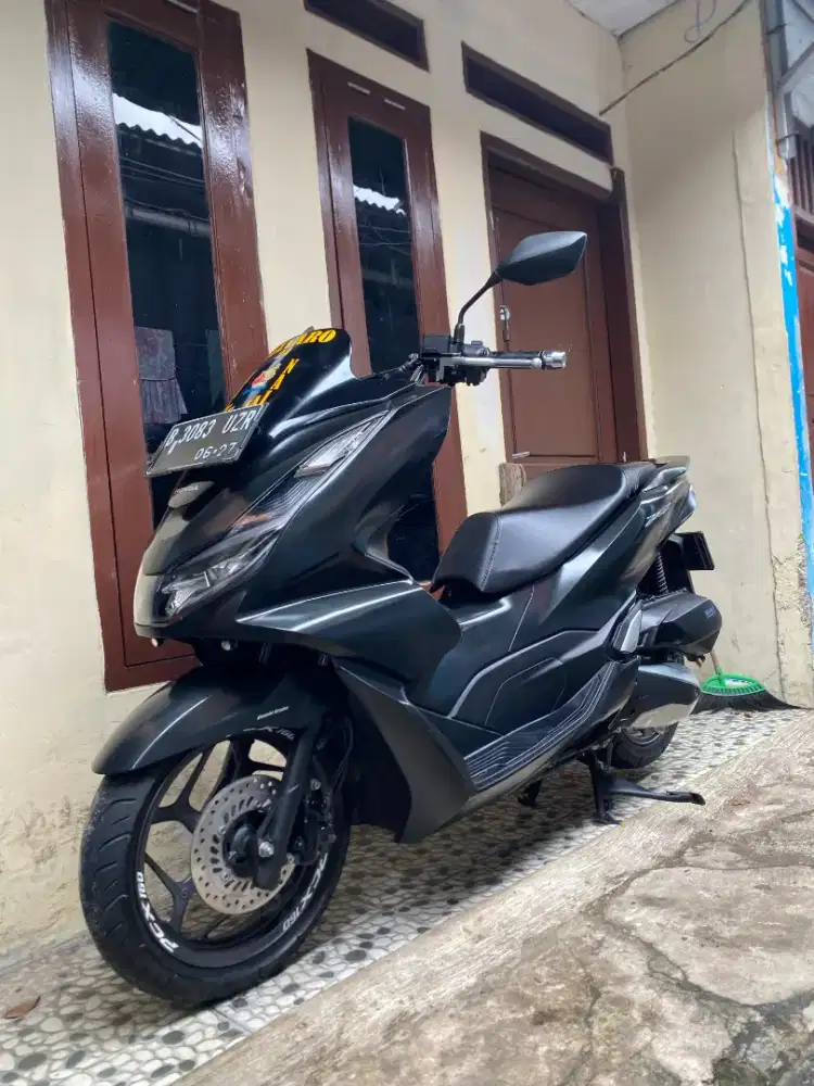 PCX 160CC TAHUN 2022 MOTOR BAGUS SS LNGKP ASLI SIAP PAKEK MOTOR GRESS