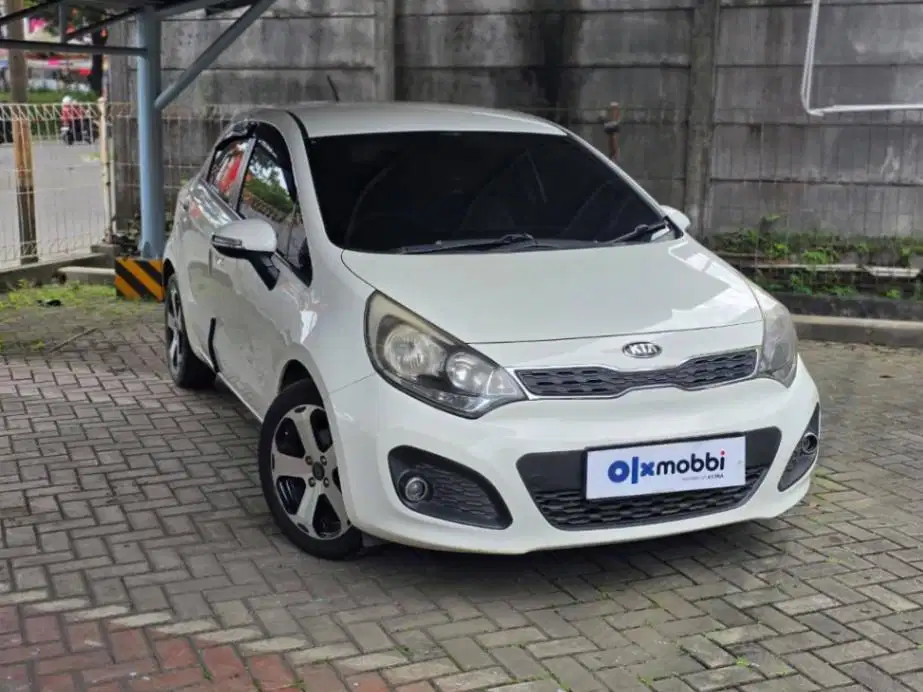 DP RENDAH Kia Rio 1.4 Bensin-AT 2014 SFT