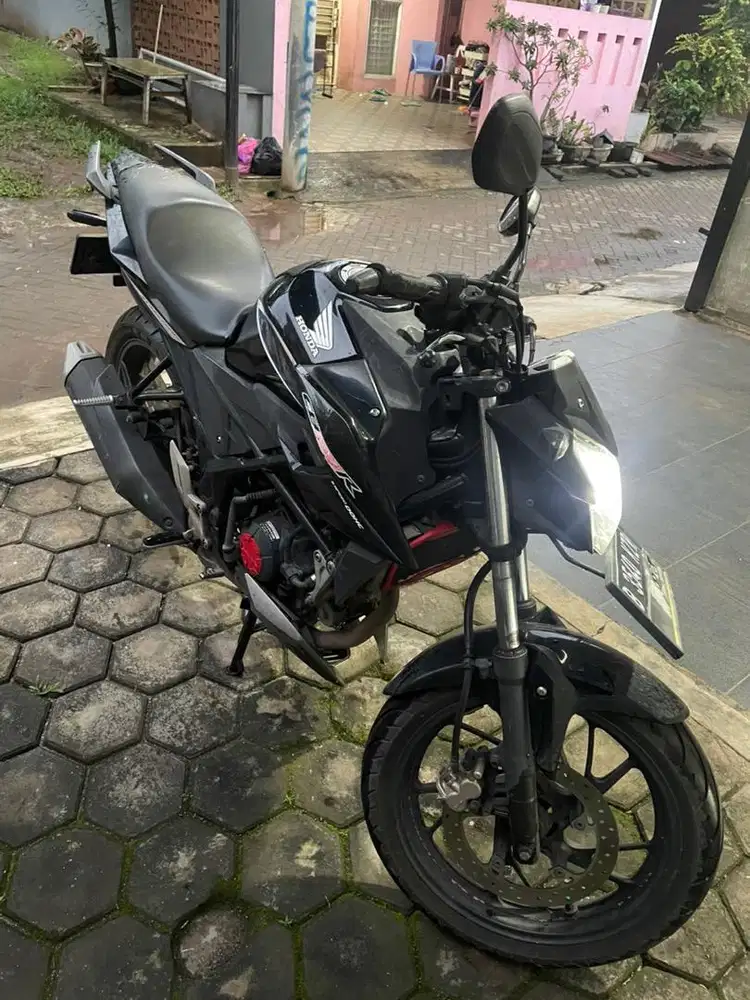 Jual Motor Honda CB150R 2016