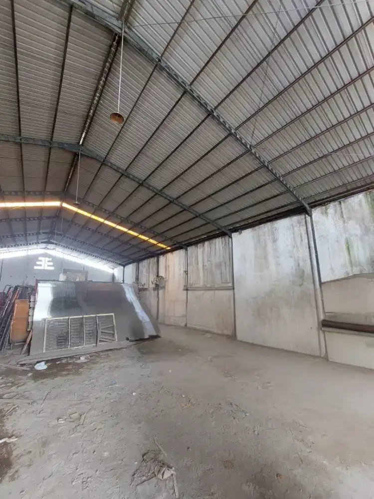 Dijual Gudang terbaik siap pakai Kompleks SuriMulia dekat akses tol