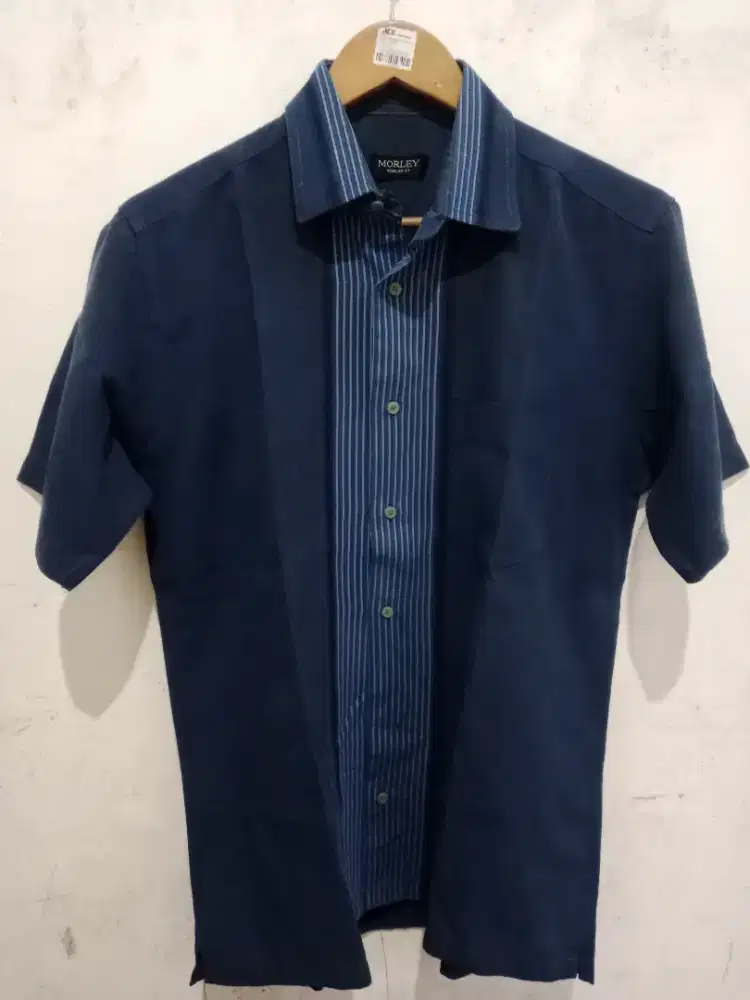 Kemeja biru dongker size L