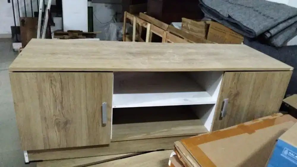 Rak meja TV dipakai cuman sekali