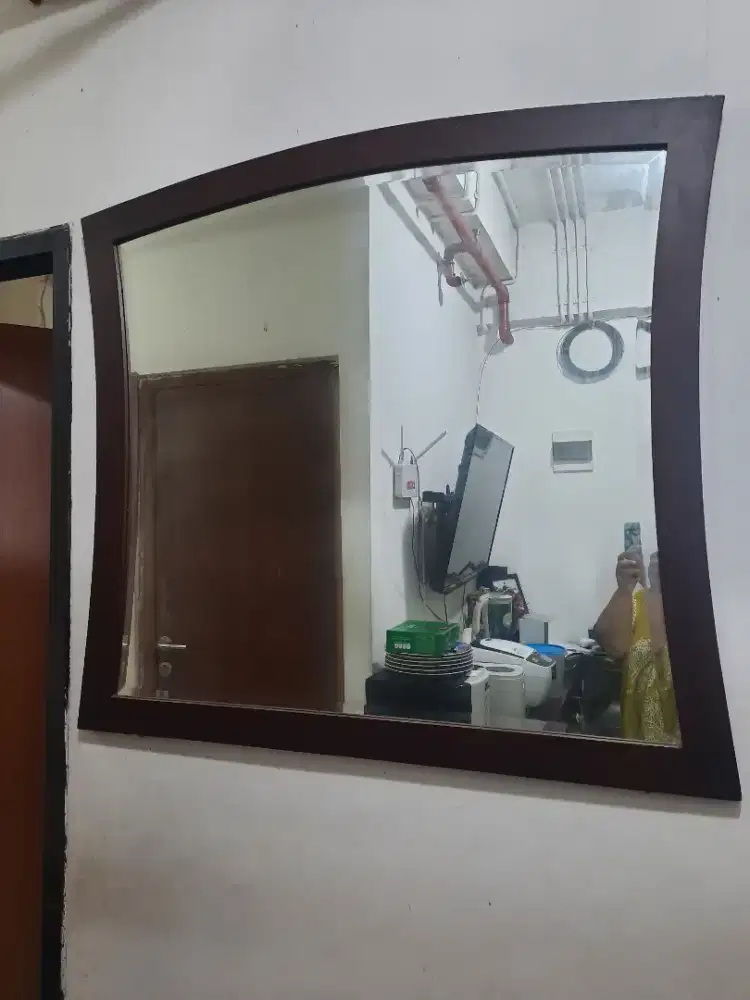 Kaca hias list kayu jati