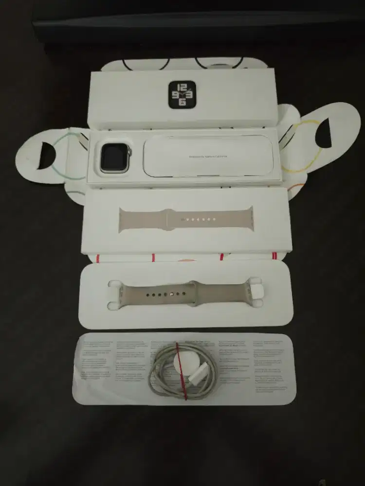 Apple watch SE Gen 2 40mm BH 98% Fullset lengkap original