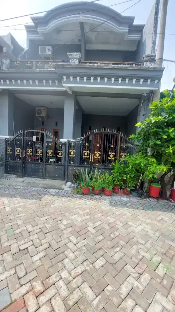 Dijual Cepat Tanpa Perantara Rumah 2 Lantai Menganti, Gresik