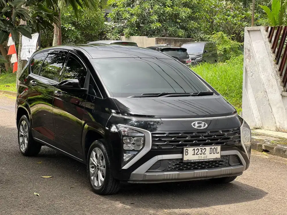 Hyundai Stargazer Essential IVT 2023 Hitam